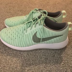 Size 7 womens Nike. Mint green.